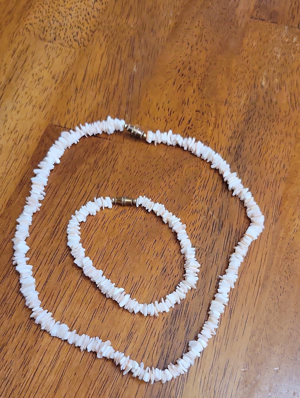 Vintage Salmon Colored Puka Shell Bracelet And Necklace Set